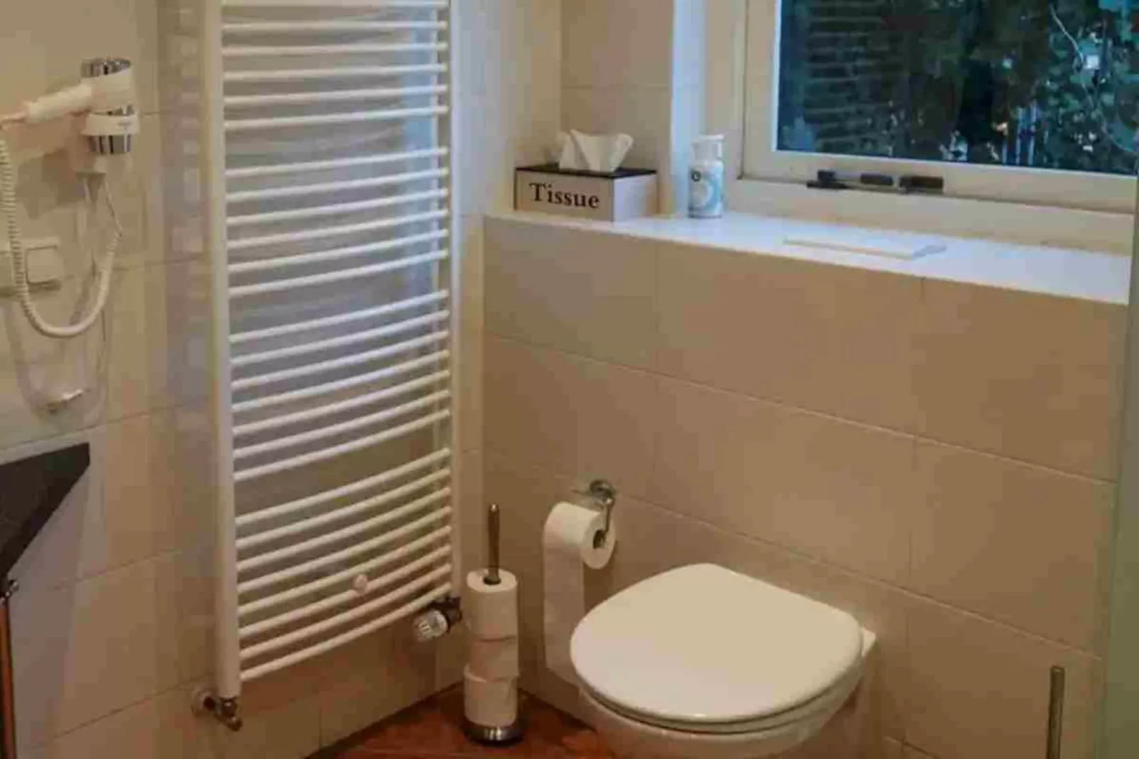 6 - Person Forest Pet & Family Bungalow-Badezimmer