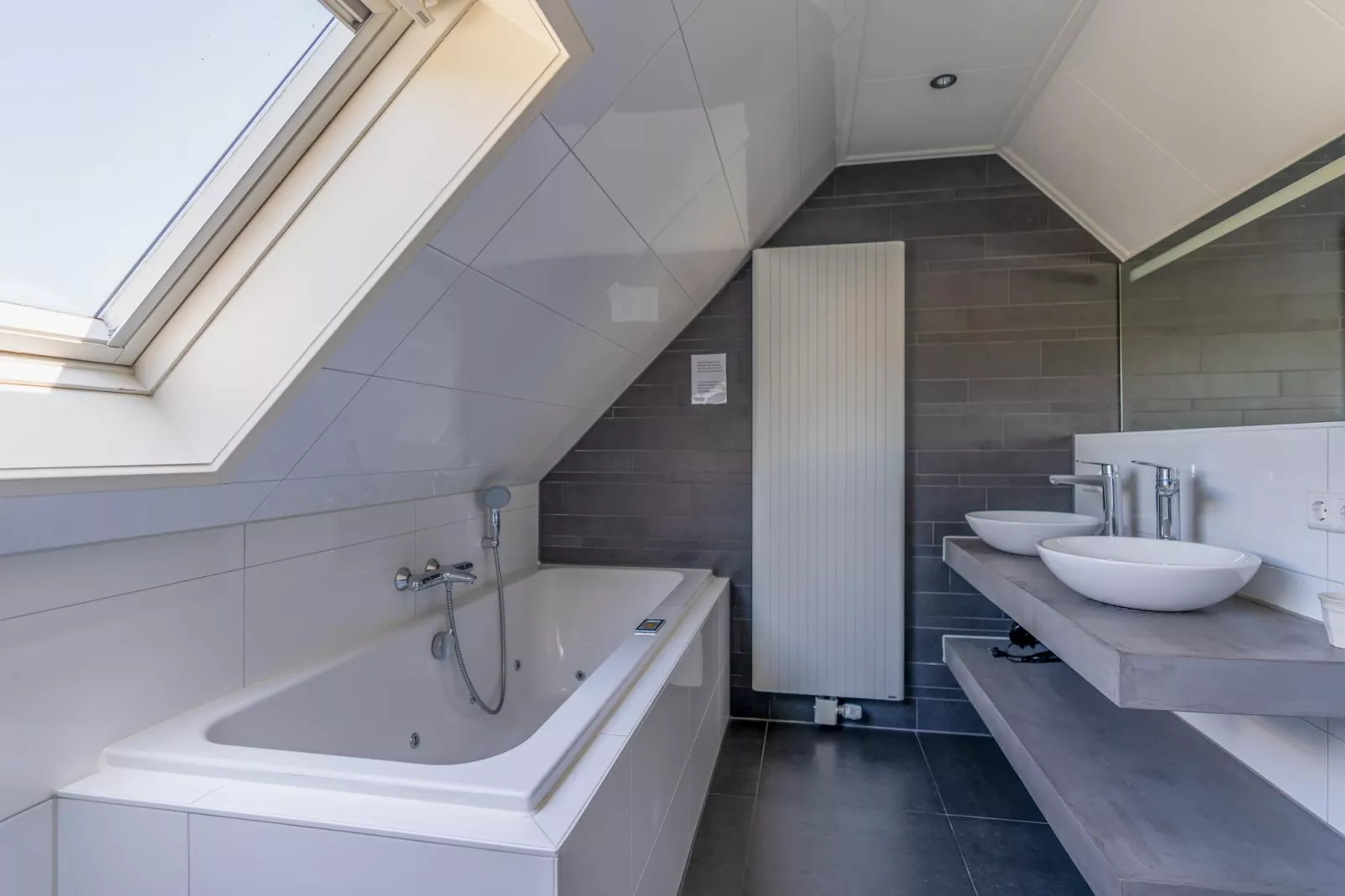 Kamperfoelie 97-Badezimmer