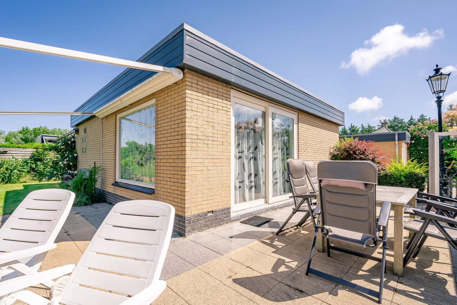 Orchismient 2-Terrace balcony