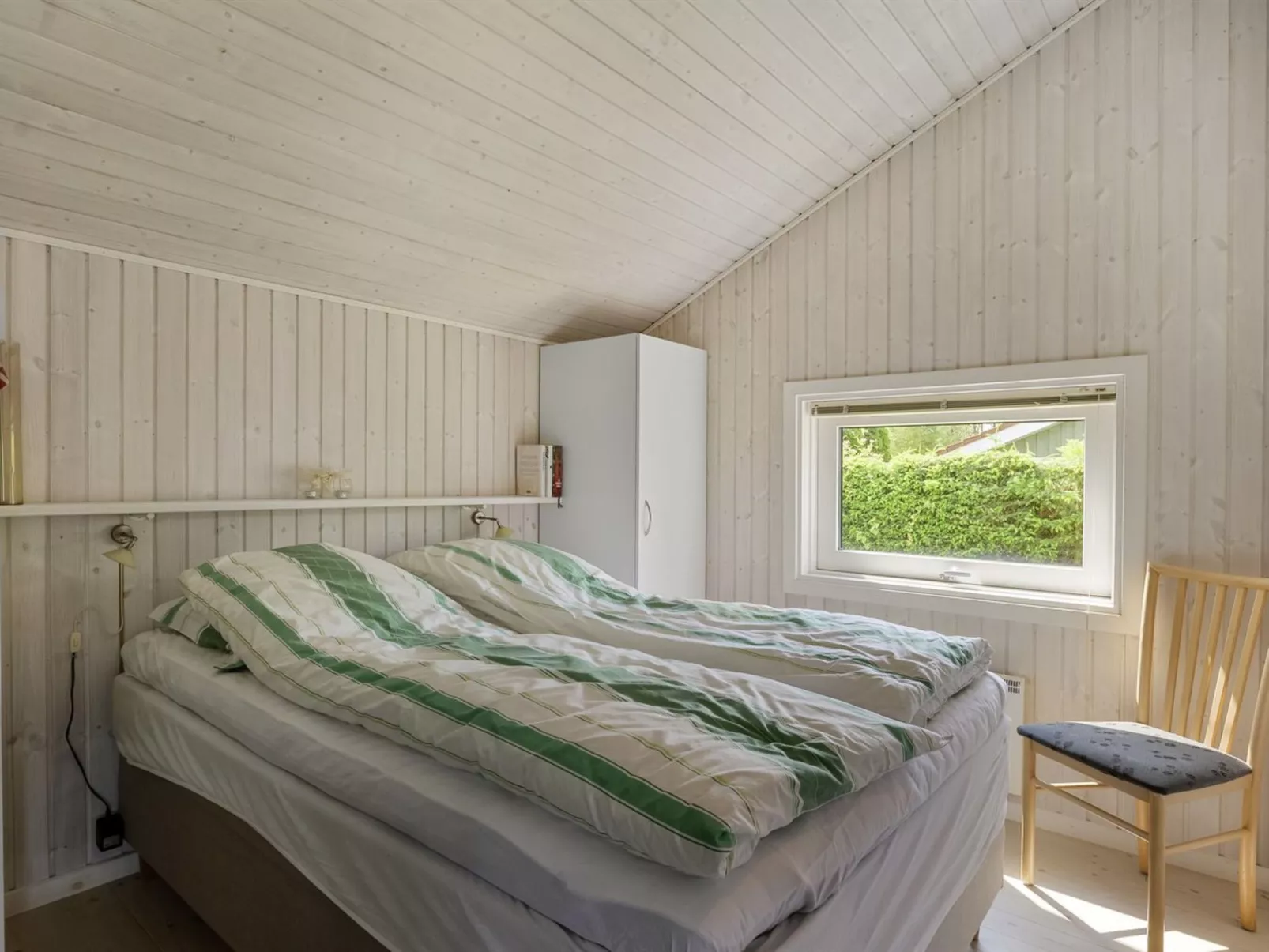 "Erok" -  from the sea-Drinnen