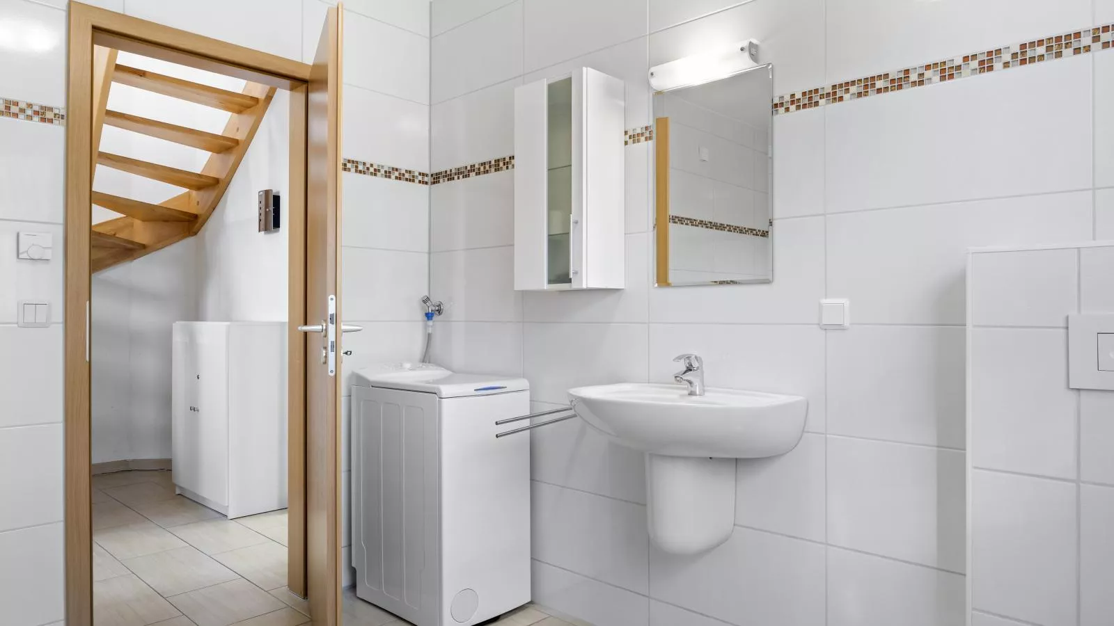 Windflüchter rechts-Badezimmer