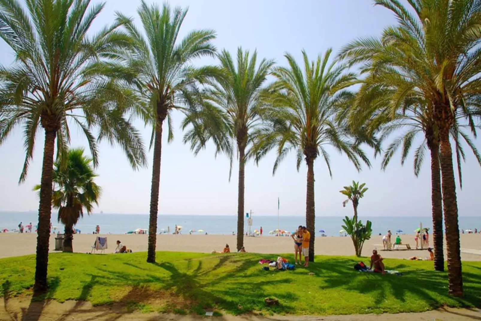 CT 377 - Faro's Malaga Citycenter - Refino Apartment - Rooftop Pool-Areas within 1km in summer