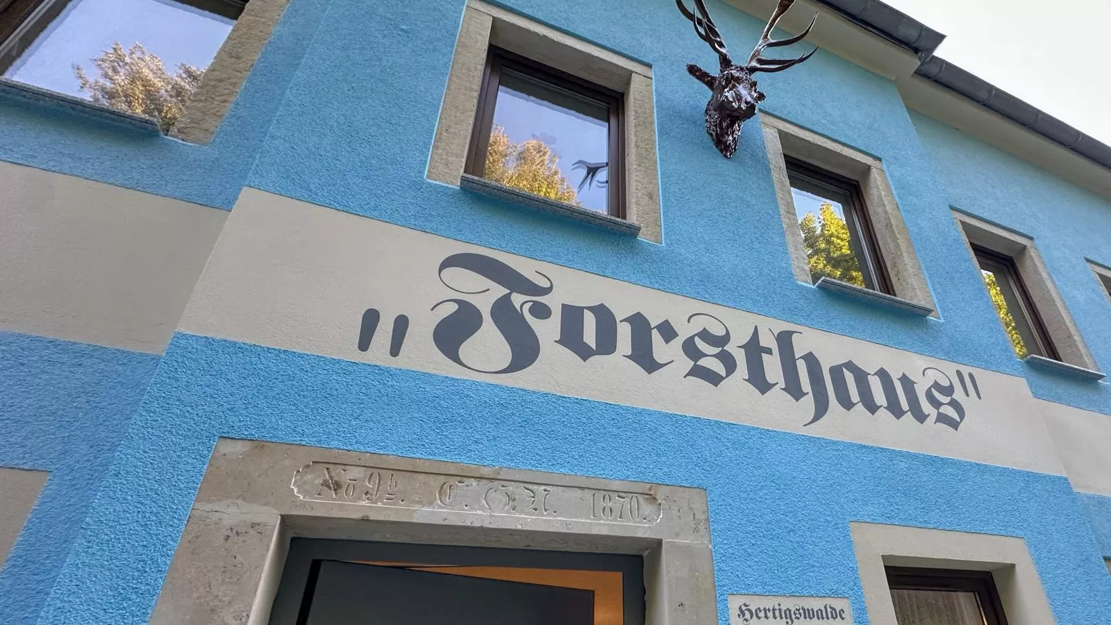 Forsthaus-Exterior in summer