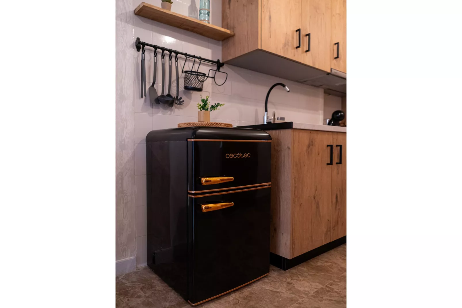 CT 394 - Faro's Beach & Town - Torremolinos-Kitchen