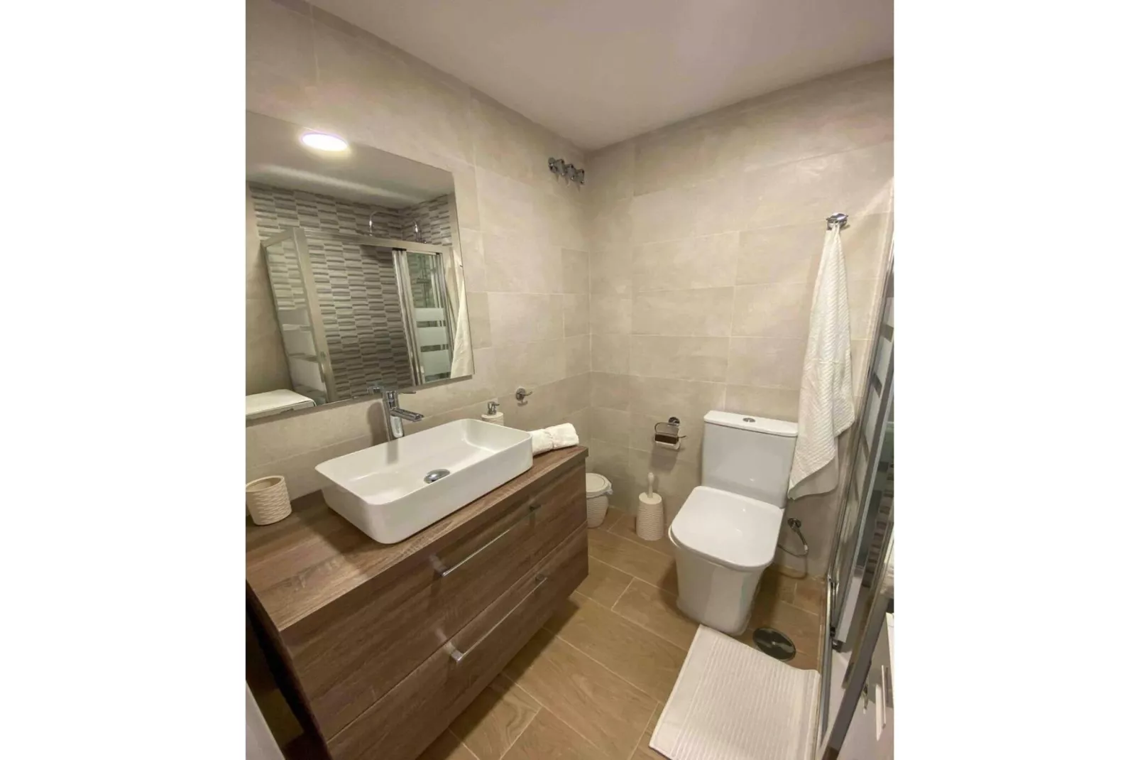 CT 397 - Faro's Beach Studio - Mijas Costa-Bathroom