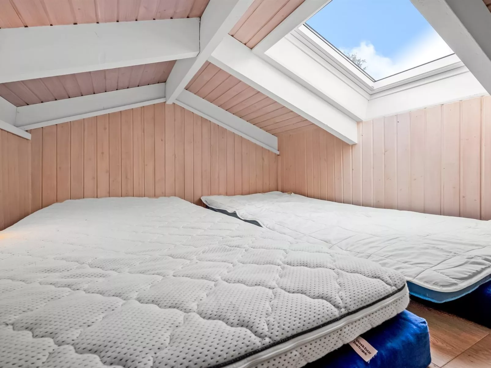 "Edvard" - 300m from the sea-Dedans