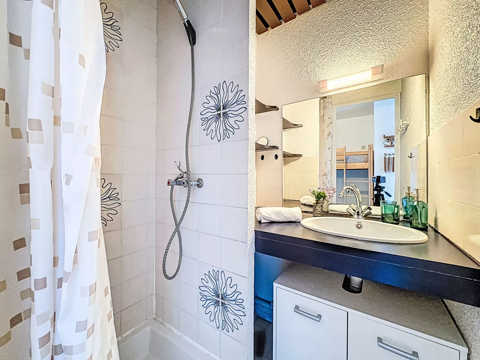 Le Lagon Bleu-Dedans