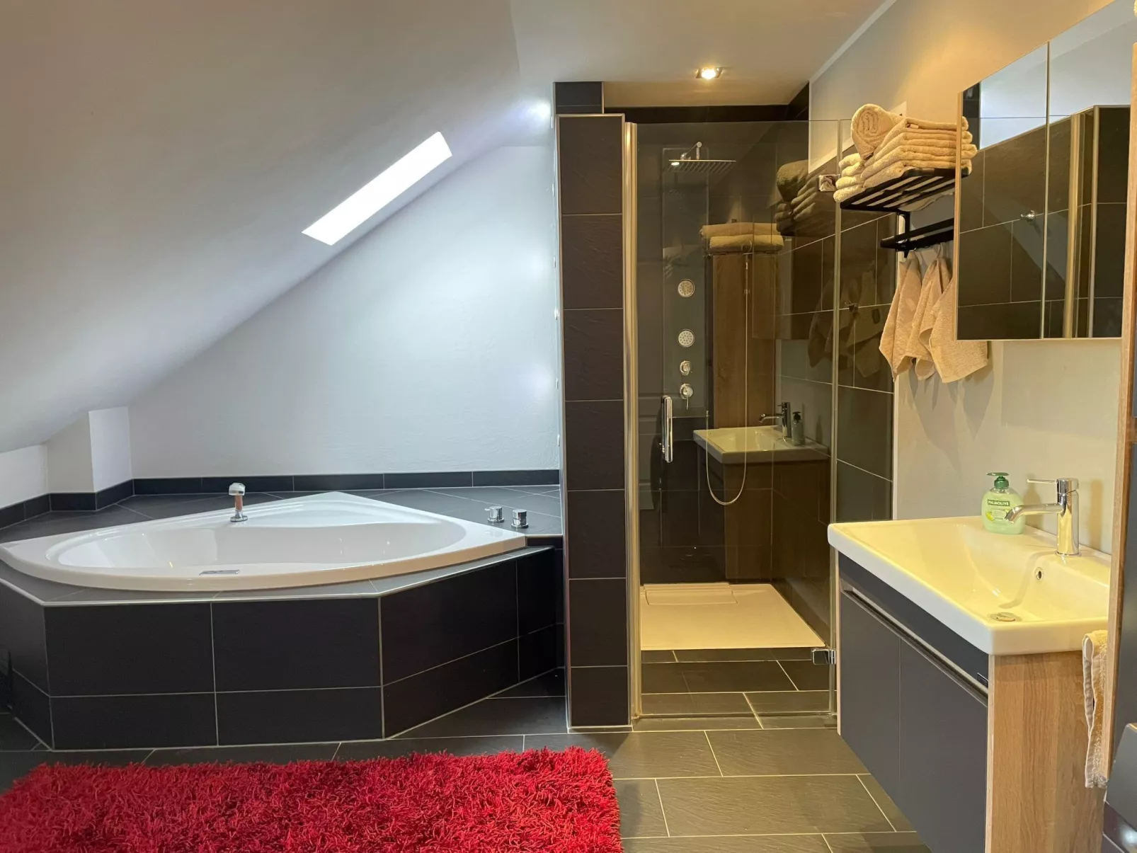 Naturnah mit Pool und Sauna-Drinnen