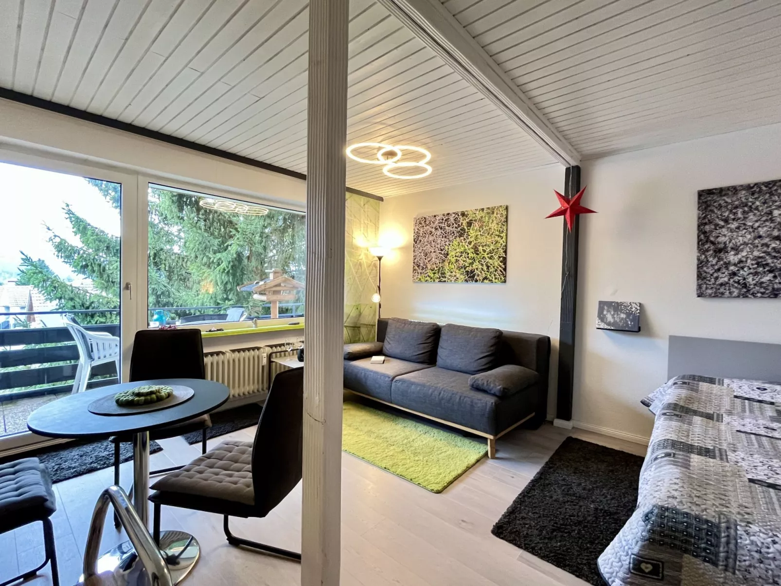 Sonnige Aussichten-Drinnen