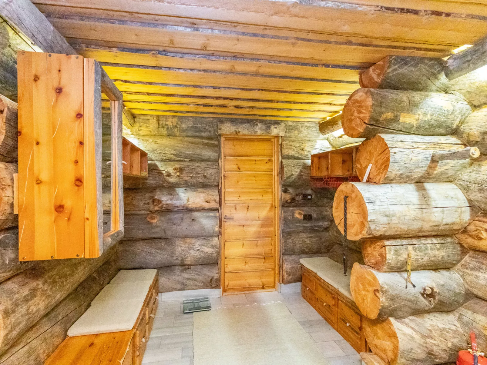 Rukan kelohuvila-Dedans