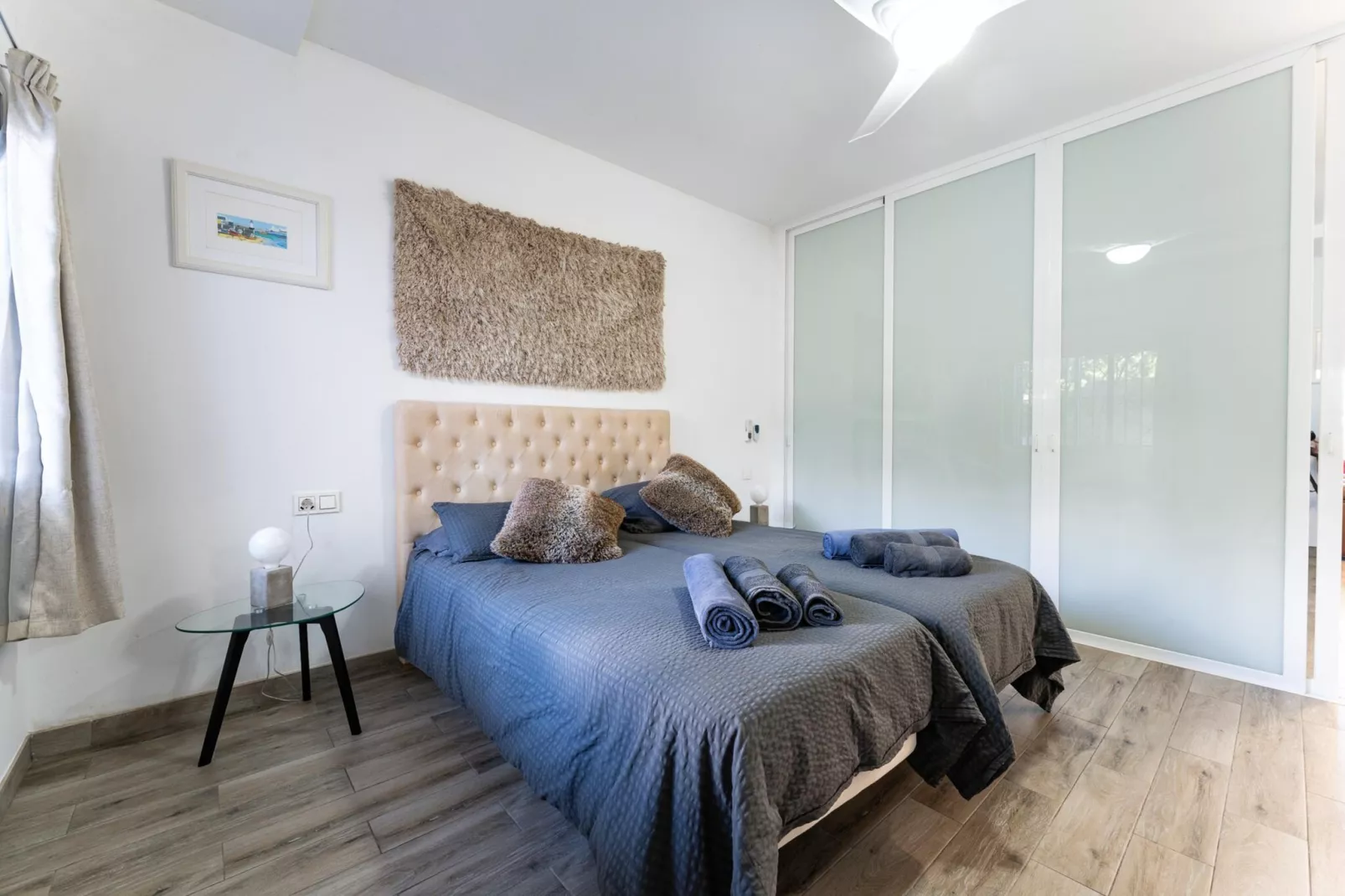CT 401 - Faro's Beachfront Apartment in Calahonda-Bedroom