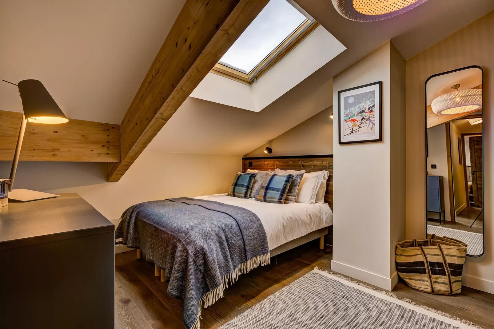 White Pearl A36-Bedroom