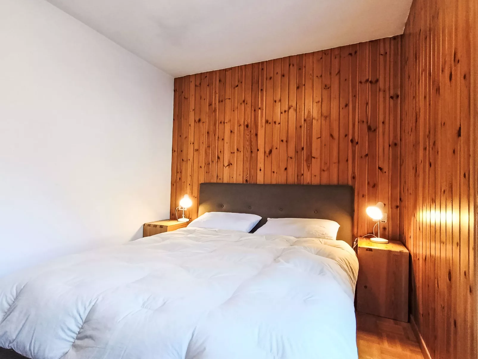 Nuccia Navalge-Inside