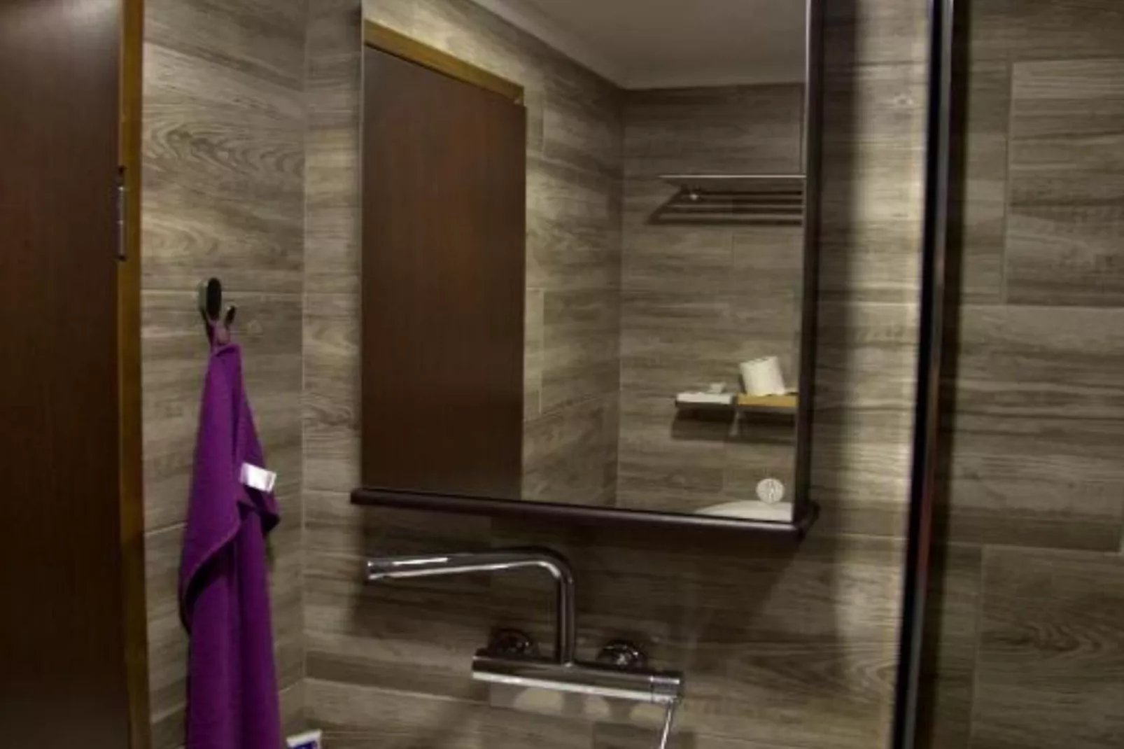 Brezova Poljana Lodge with Sauna and Hot-Tub - Five Bedroom Holiday Home-Salle de bain