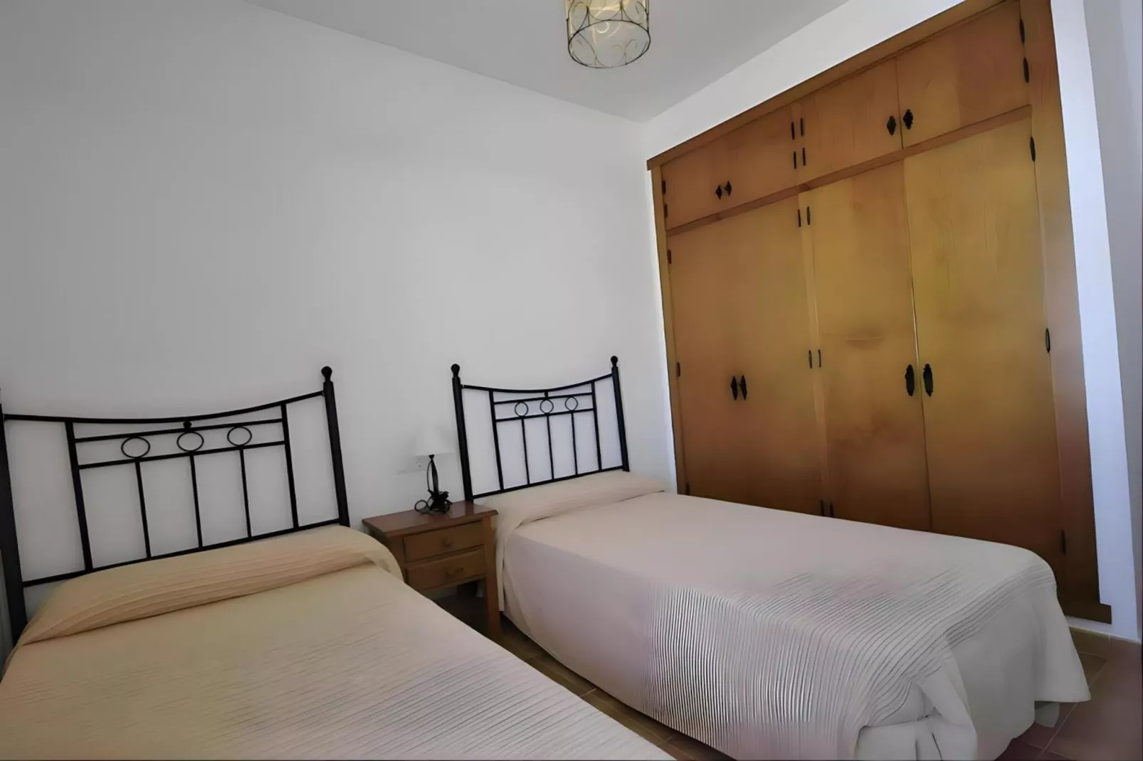 1780-+34636792434-Chambre