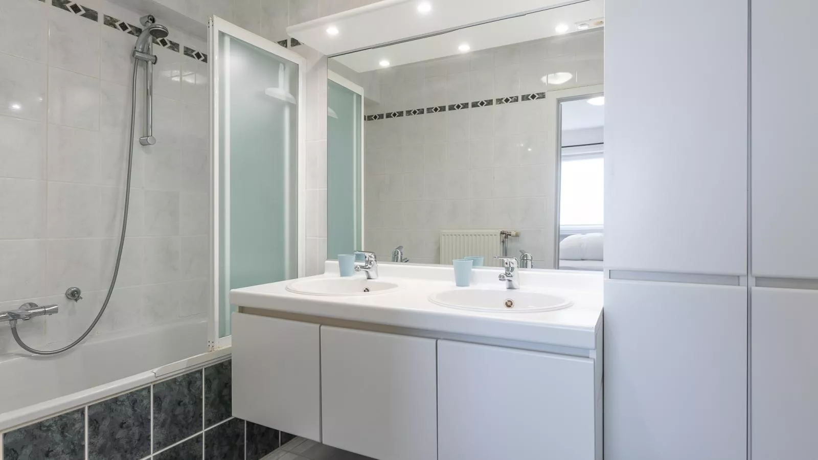 Duindal I - 0201 + box K6-Bathroom