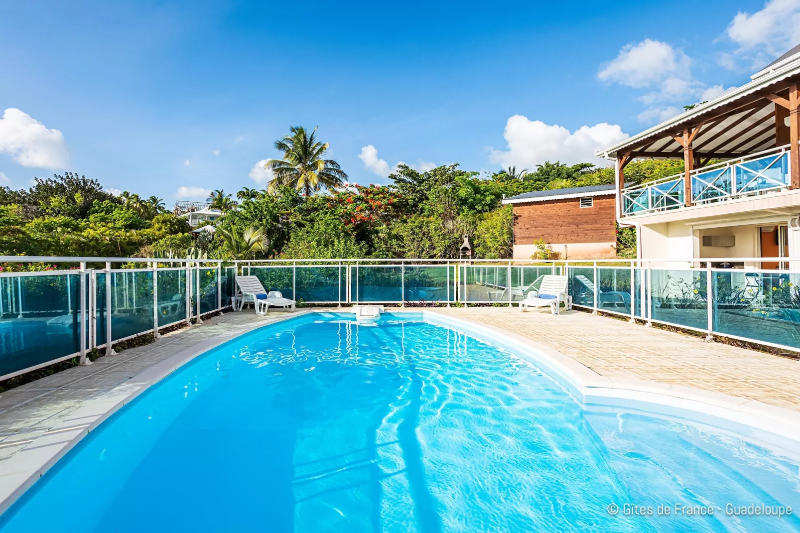 Complexe entier-Résidence-Villa-Salle de Bain amenagée-Vue mer-Schwimmbad