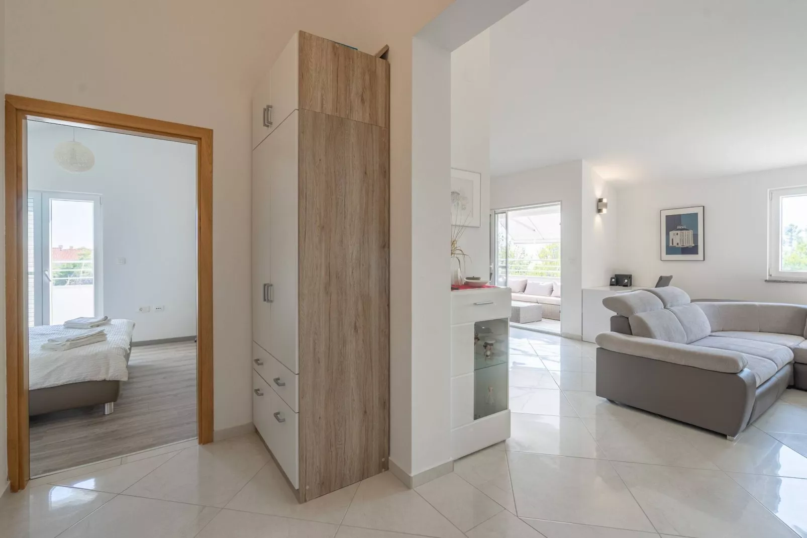 Sea view apartment Privlaka-Flur