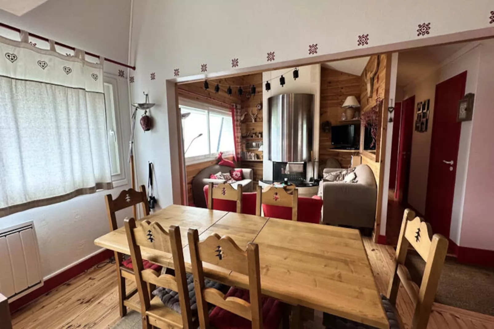 Appartements à Saint Jacques Des Blats-Nicht zugeordnet