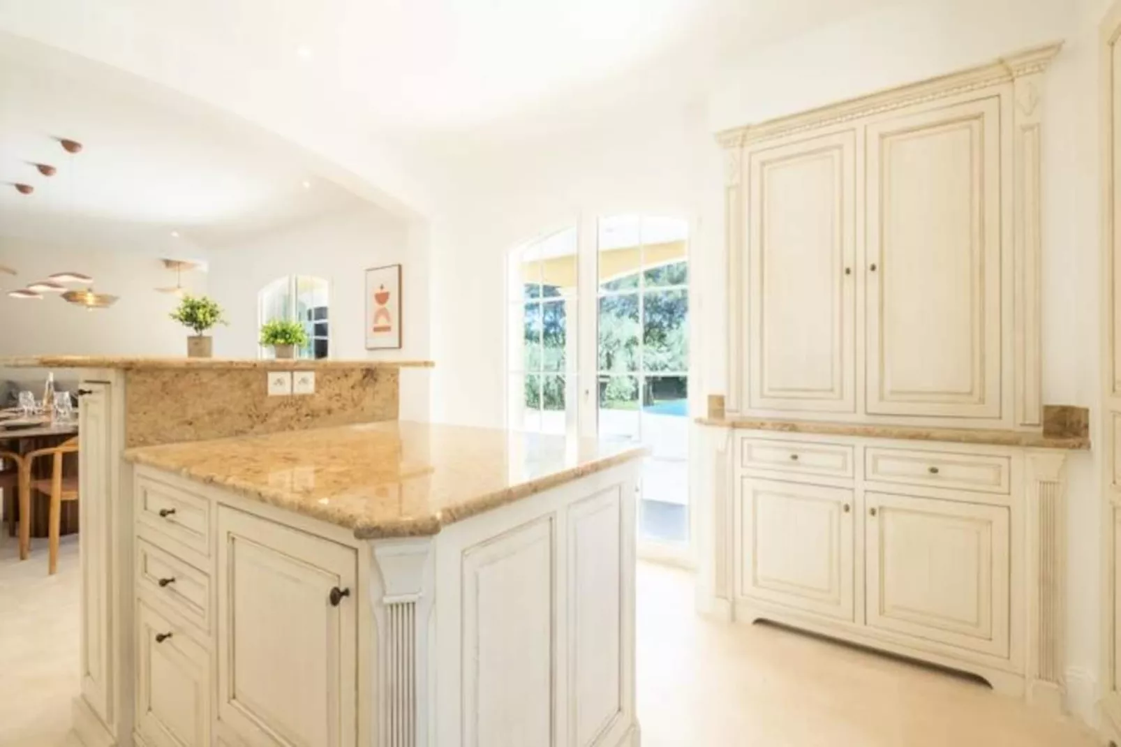 Résidence Bijou De 280m2 Et Piscine à Débordement Au Calme Absolu-Untagged