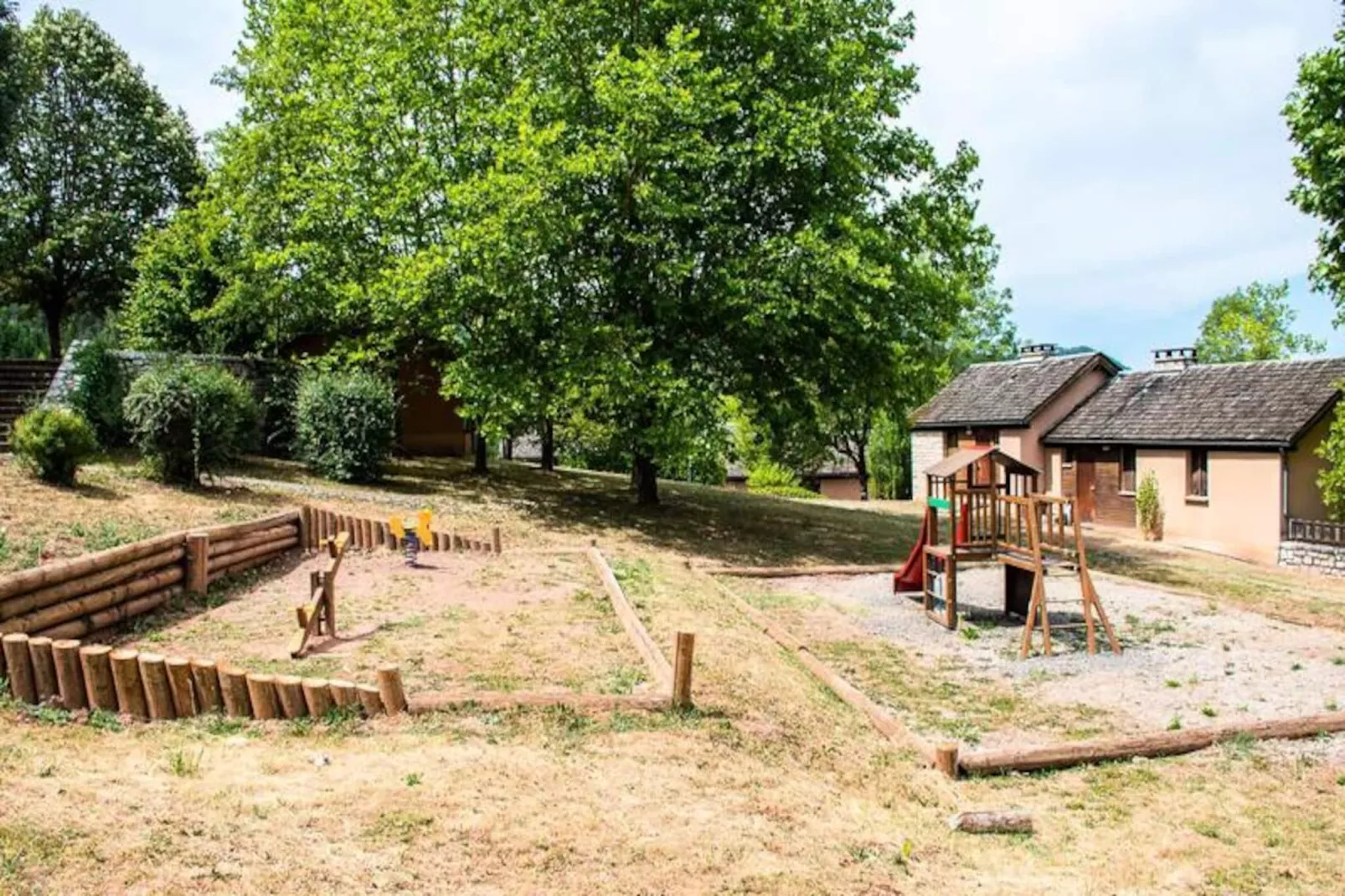 Gîte Location 2/4 pers. premium - village de gites des bruguières-Non tagué