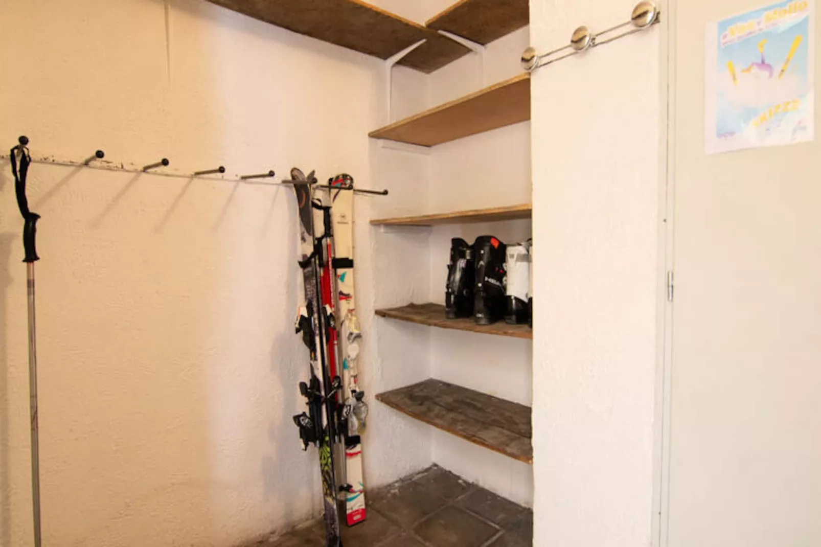 Chalet Gilbert Collet - Untagged