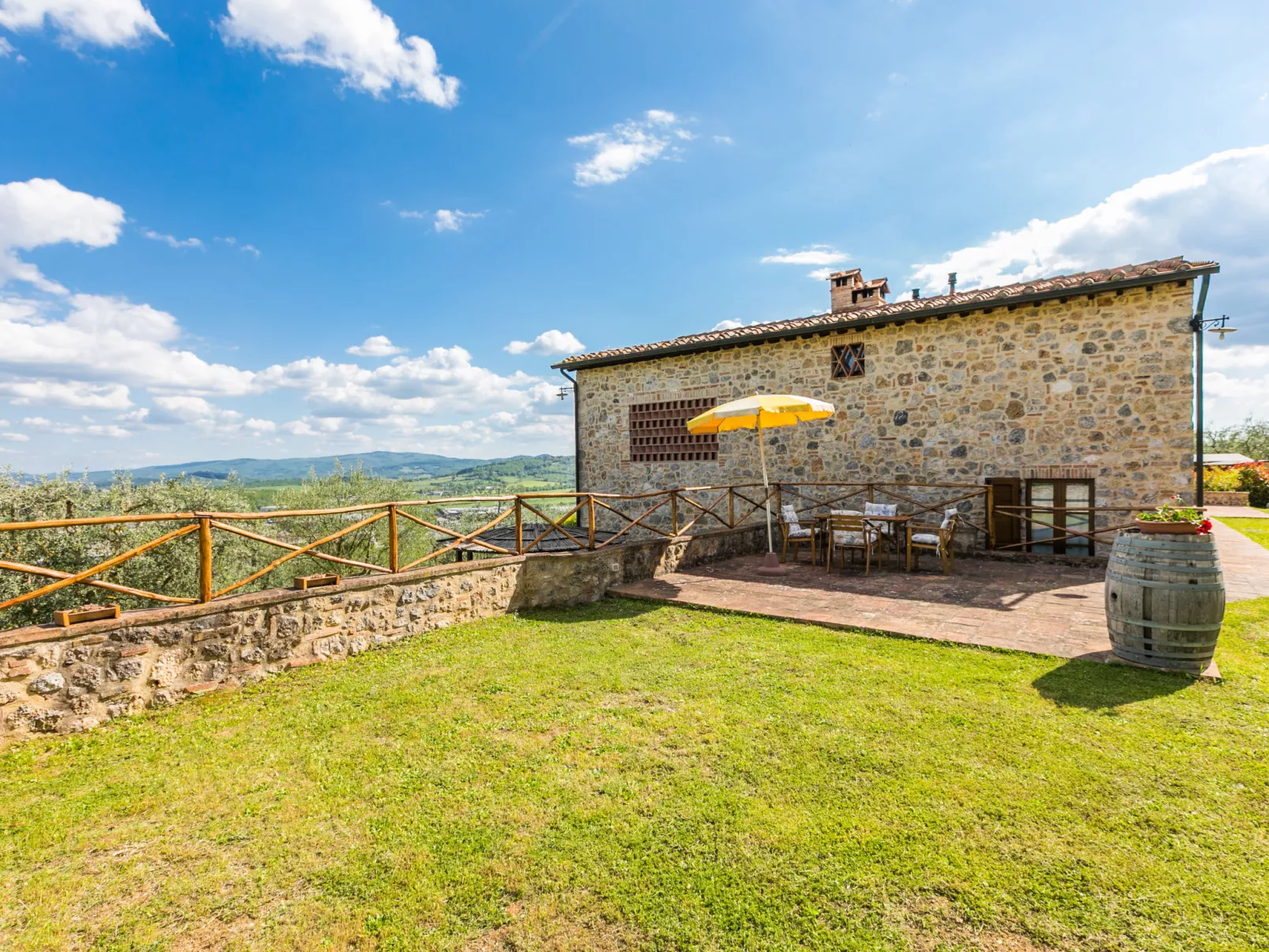 Poggio all'Aia-Outside
