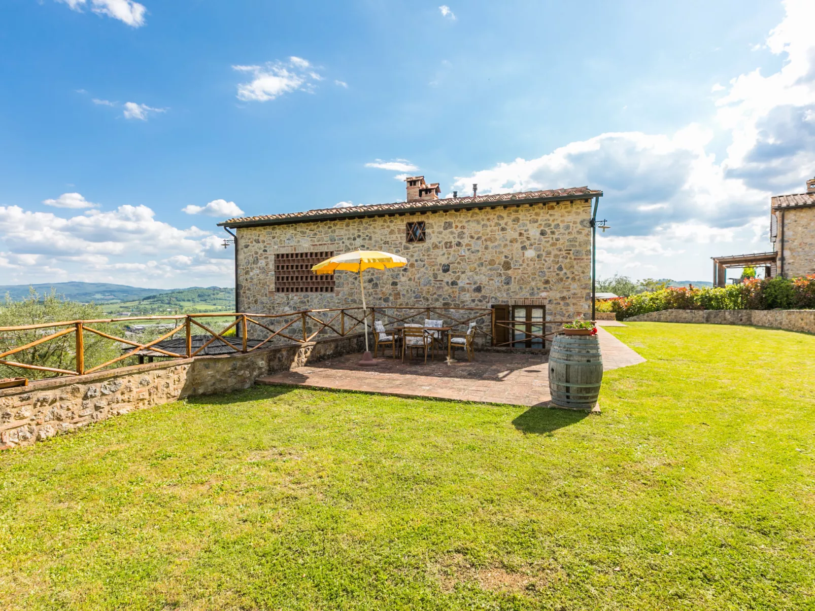 Poggio all'Aia-Outside