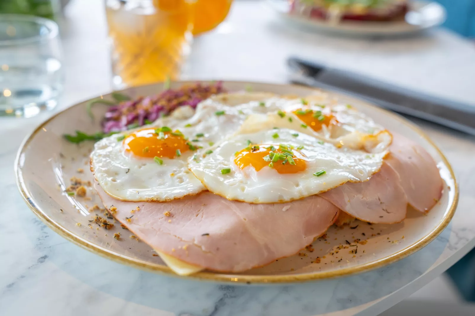 Cape Helius 3-Ambiance