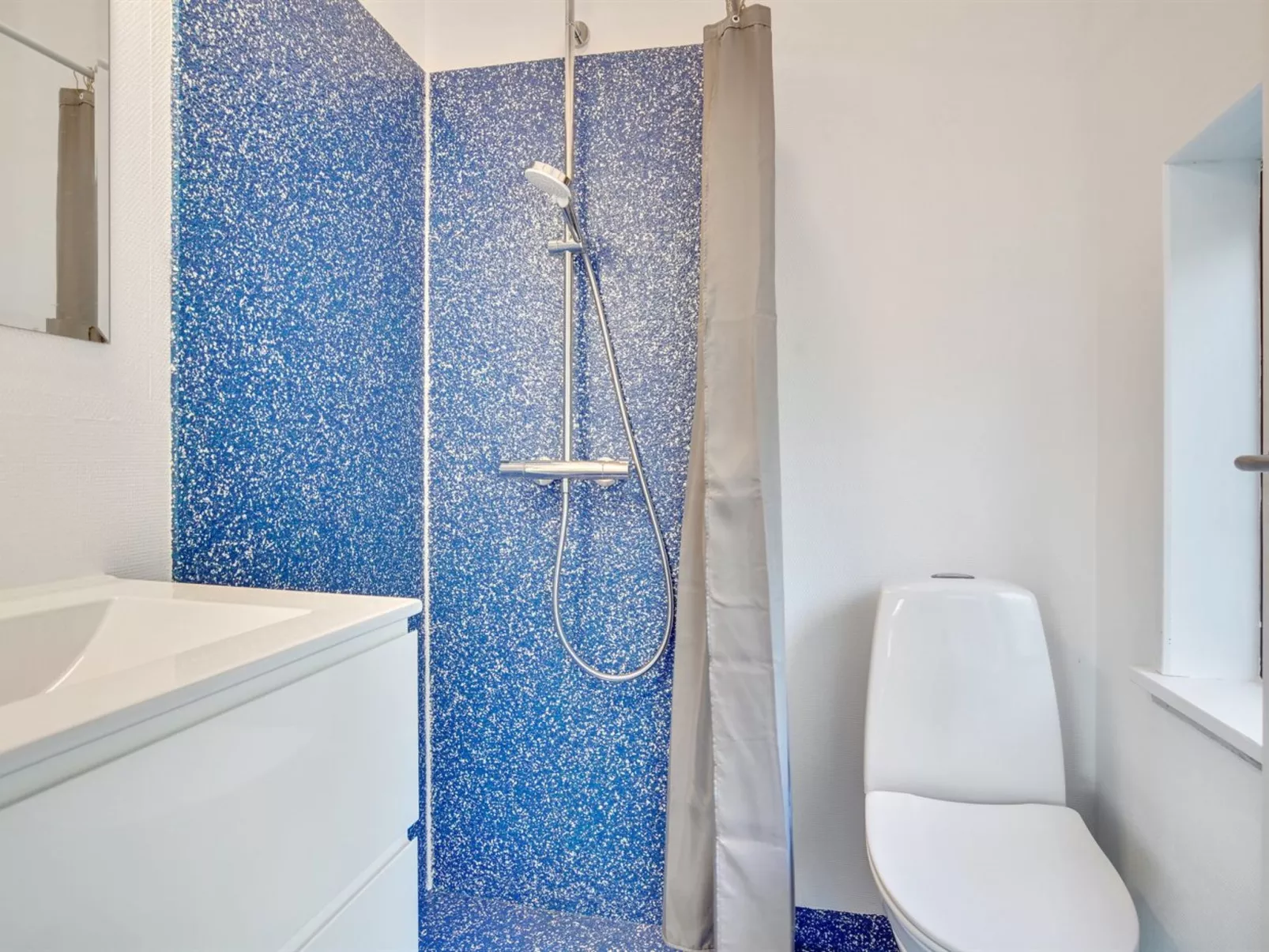 "Sirpa" - 1km from the sea-Inside