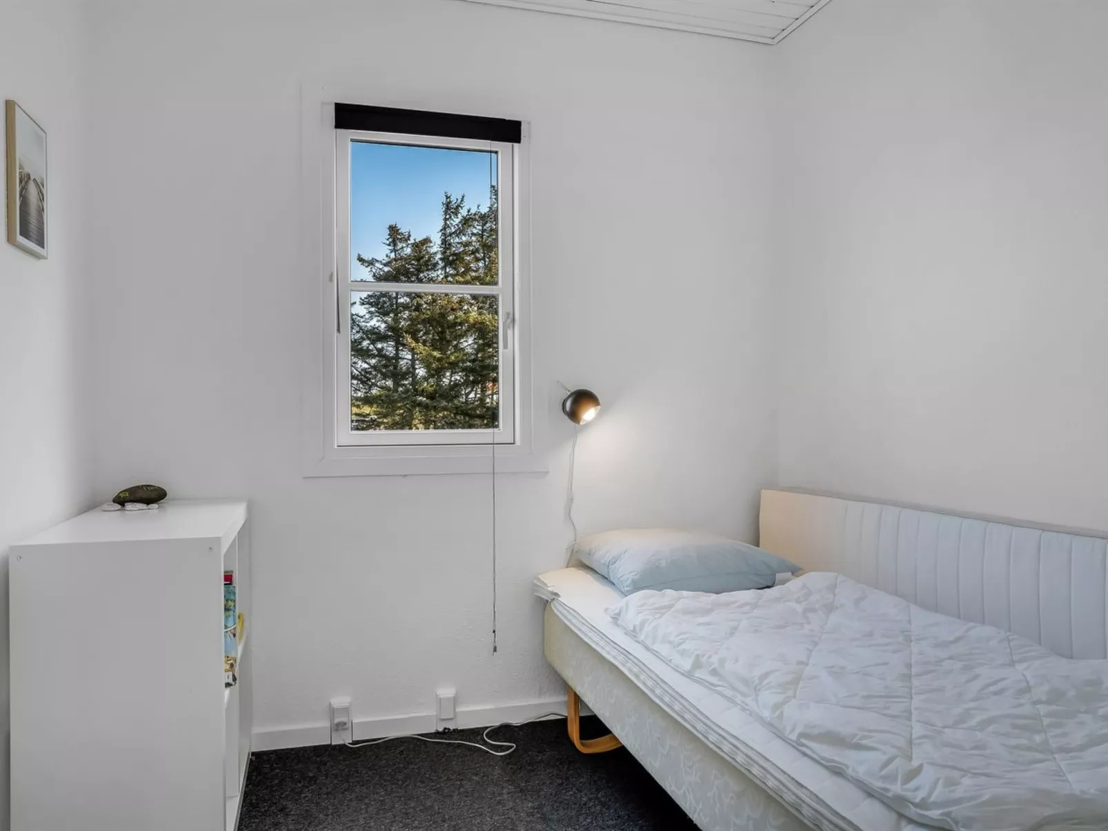 "Eleen" - 100m to the fjord-Drinnen