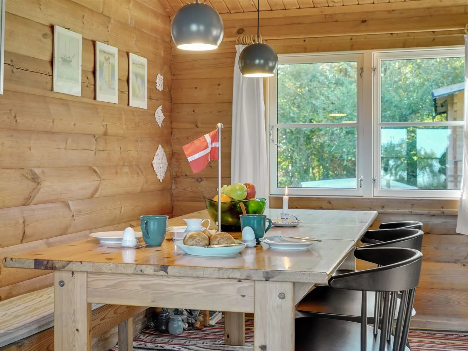 "Thrine" - 100m to the fjord-Inside