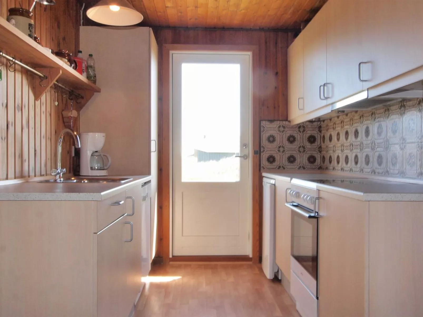 "Alka" -  from the sea-Drinnen