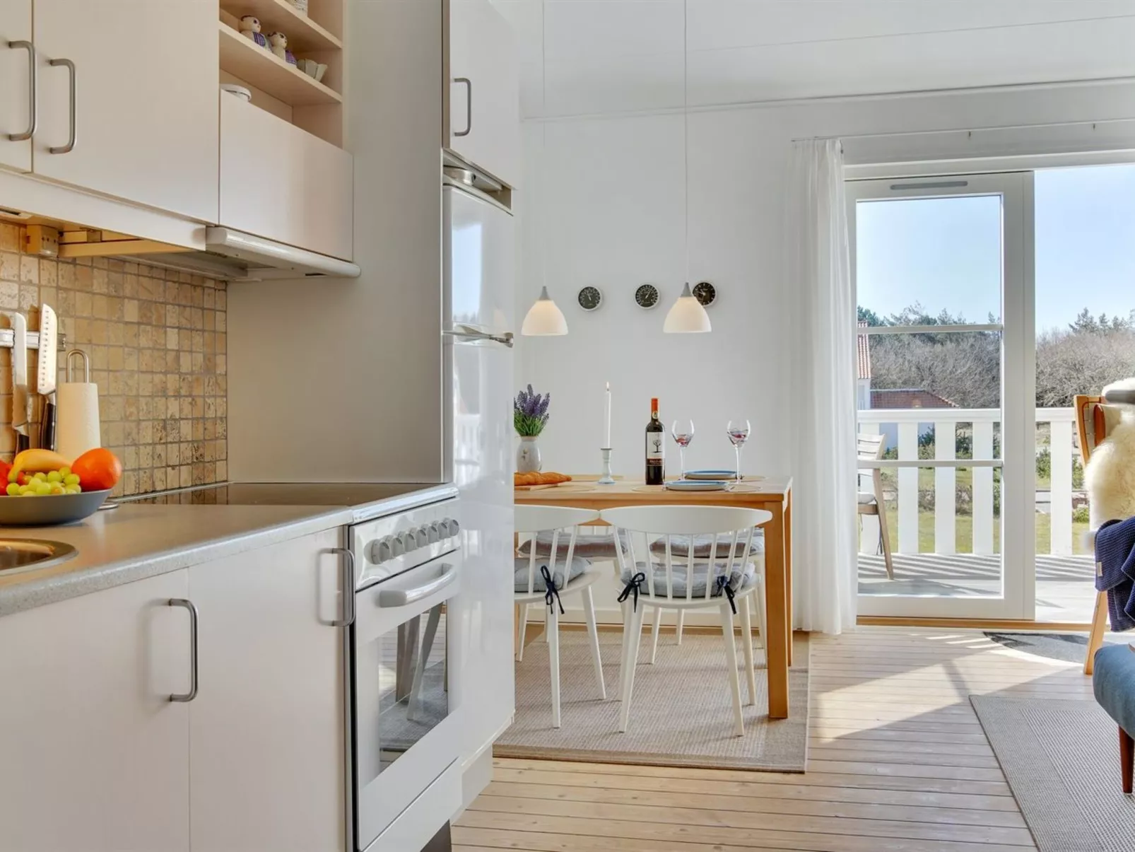 "Aline" - 1km from the sea-Inside