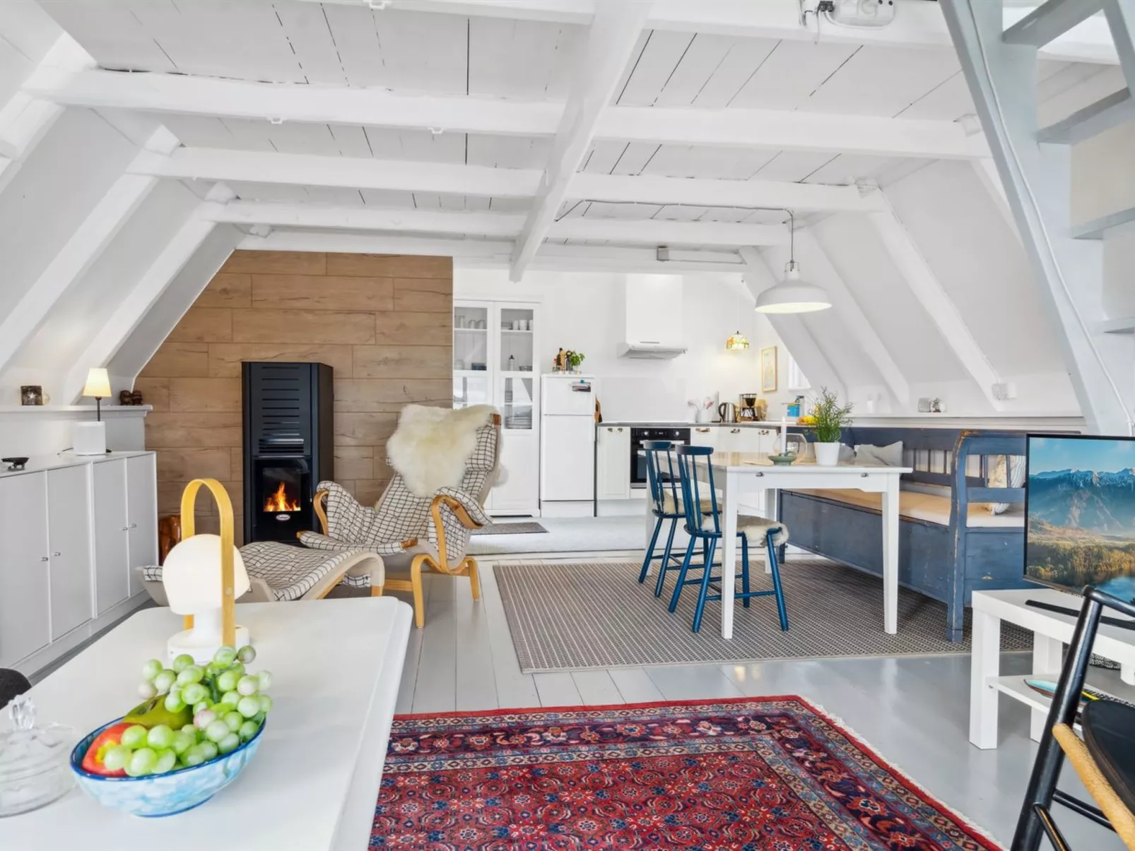 "Fifi" - 10m to the fjord-Inside