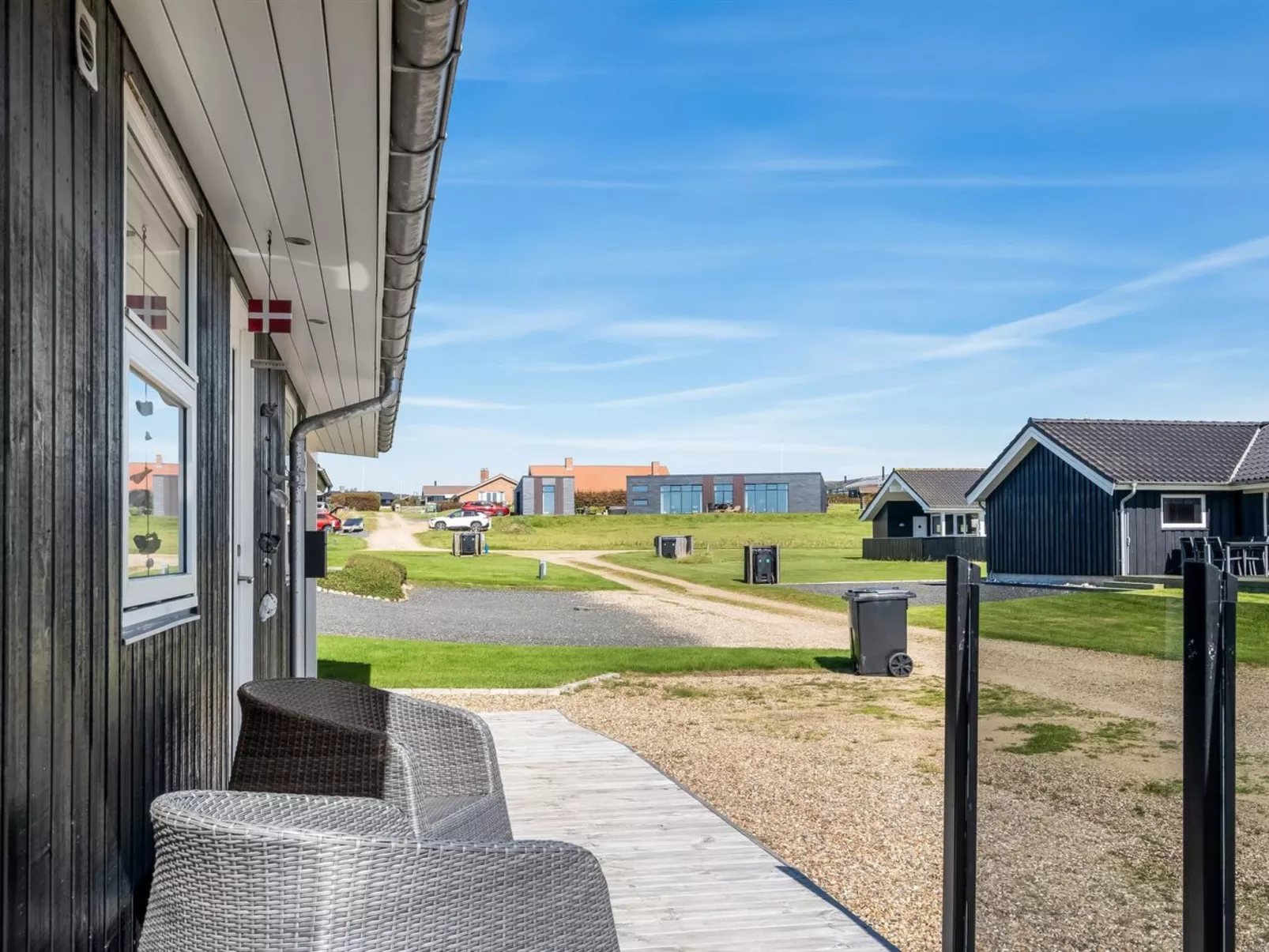 "Ginia" - 150m to the fjord-Draußen