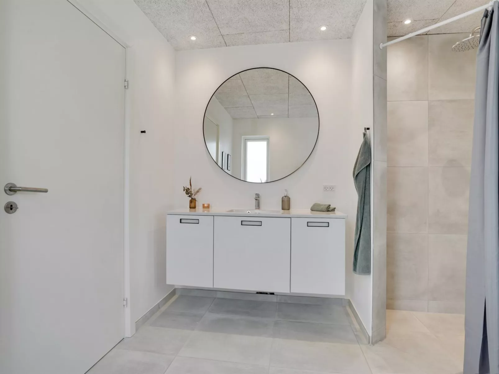 "Elso" - 600m to the fjord-Inside