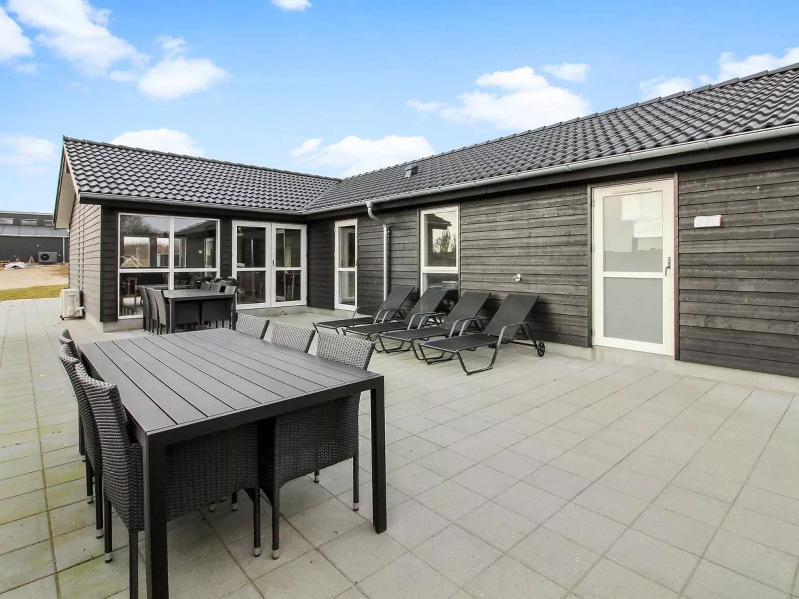 "Yakari" - 300m from the sea-Outside