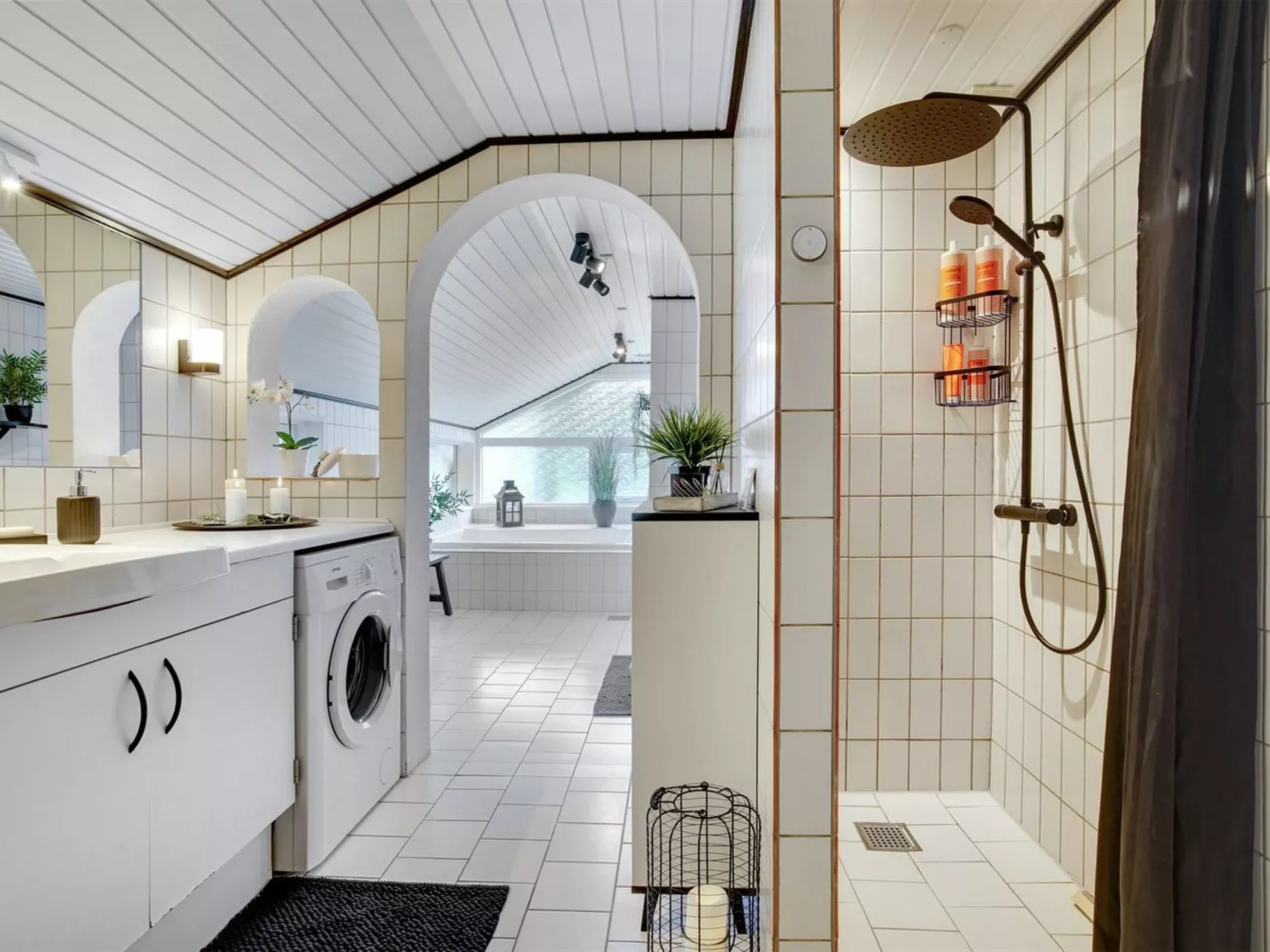 "Elayne" - 3km from the sea-Inside