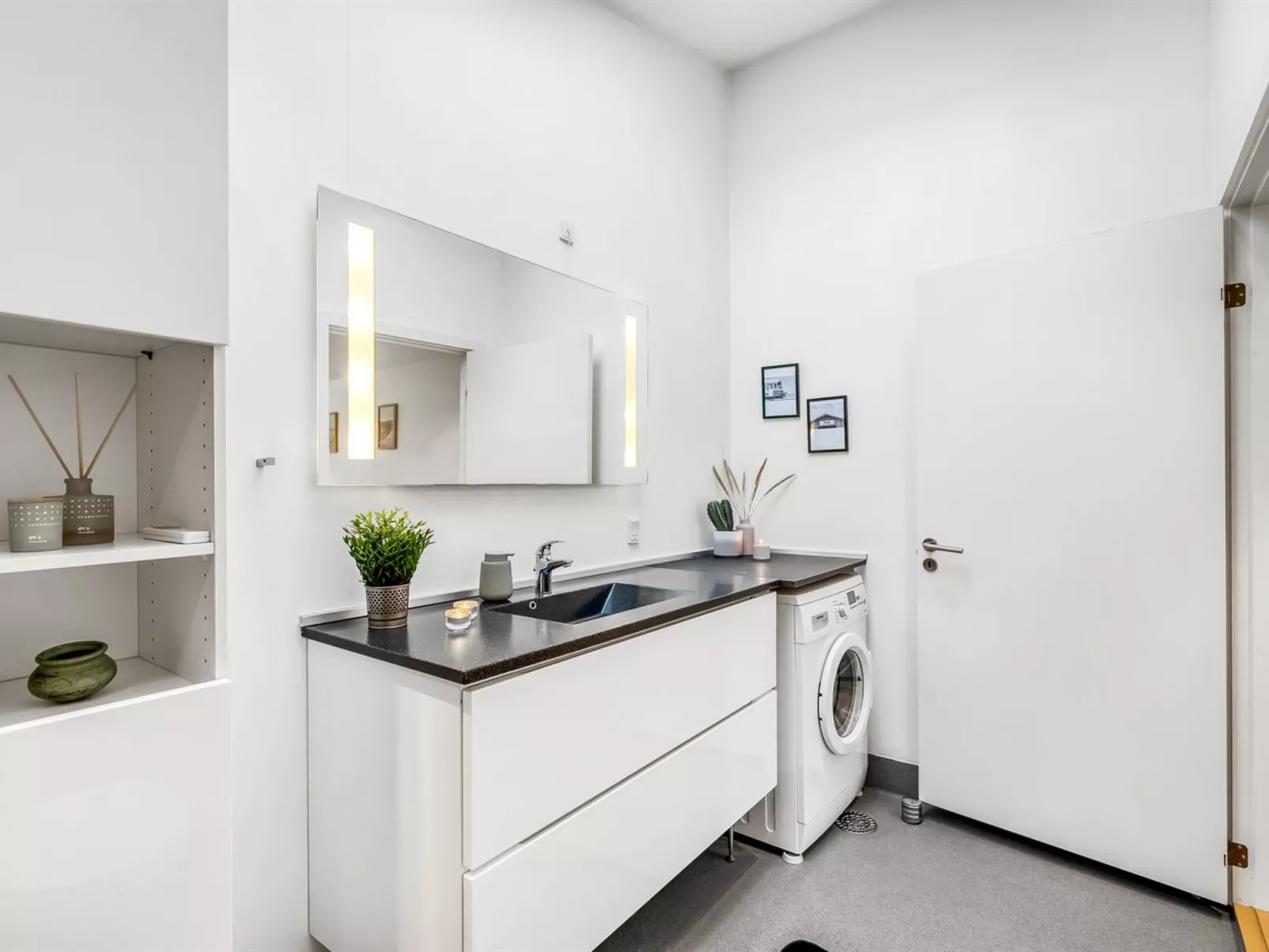 "Damaskin" - 300m from the sea-Drinnen