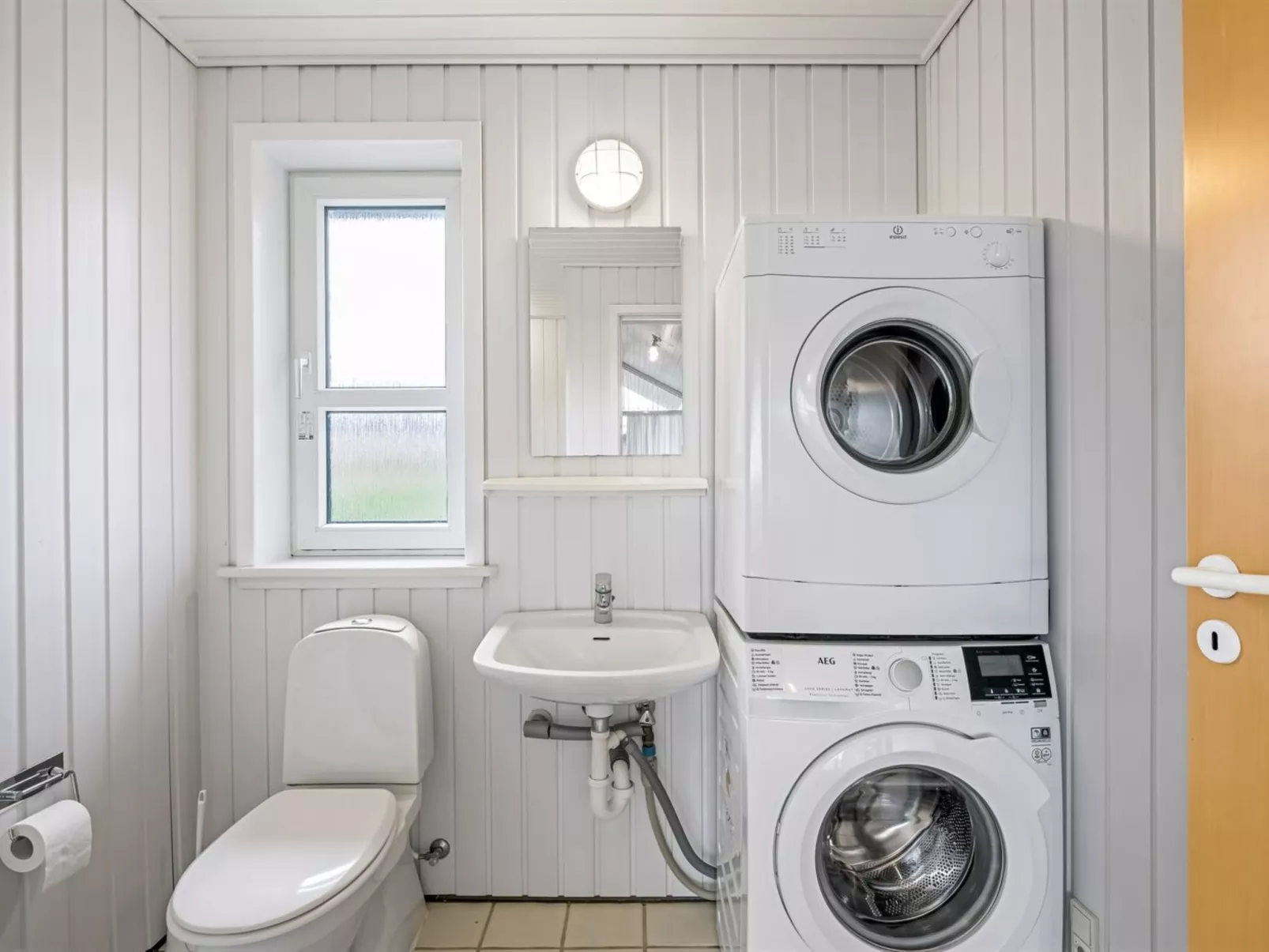 "Gottfreda" - 330m to the fjord-Inside