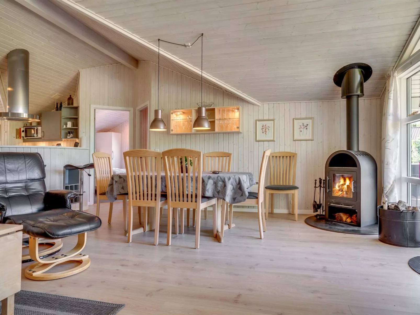 "Esaline" - 400m from the sea-Dedans