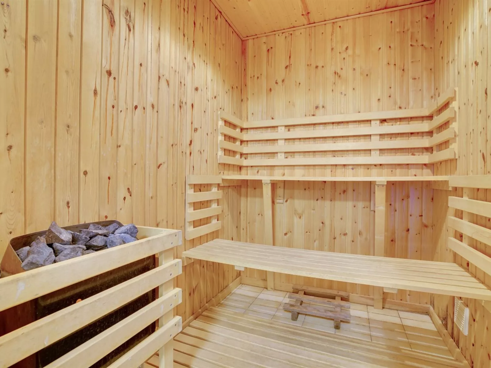 "Ingalil" - 650m from the sea-Inside