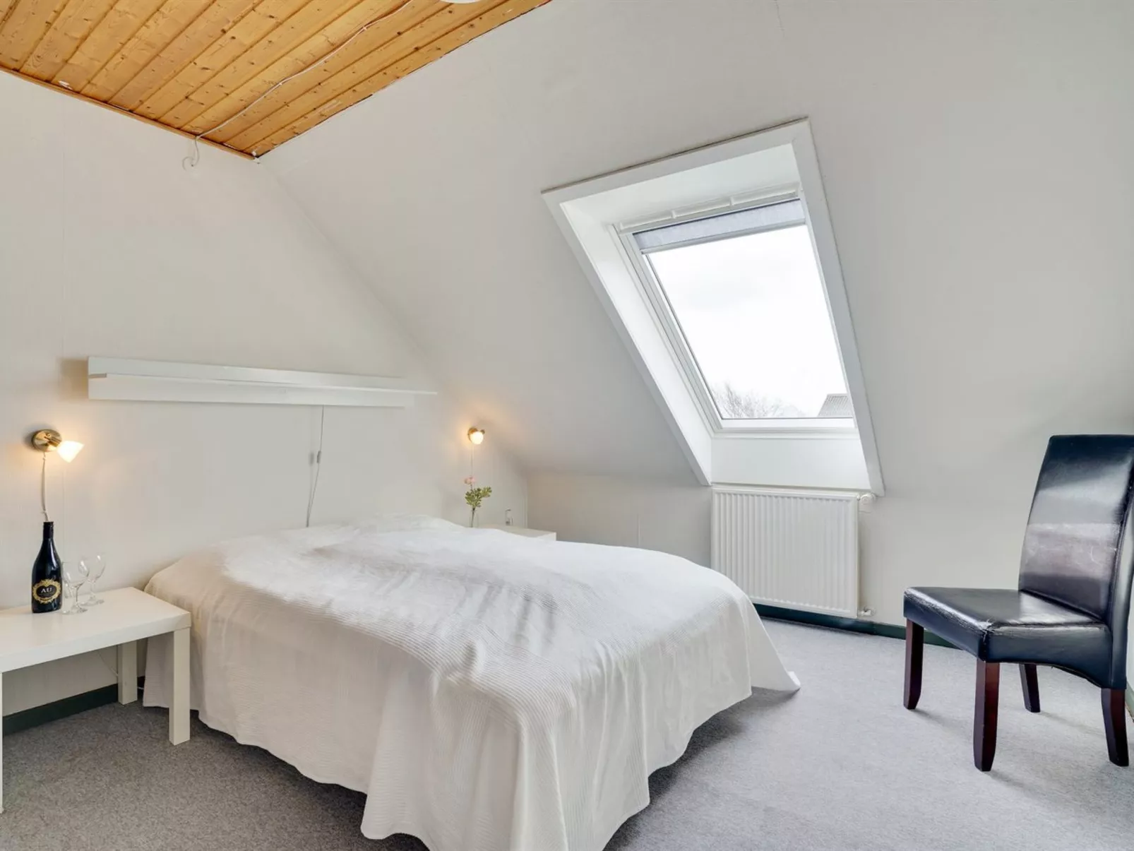 "Rahild" - 2km to the fjord-Inside