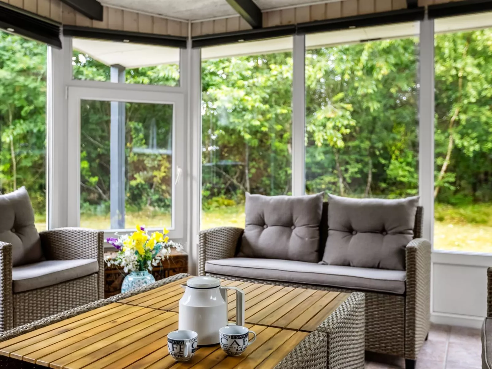 "Gwen" - 2.7km from the sea-Dedans