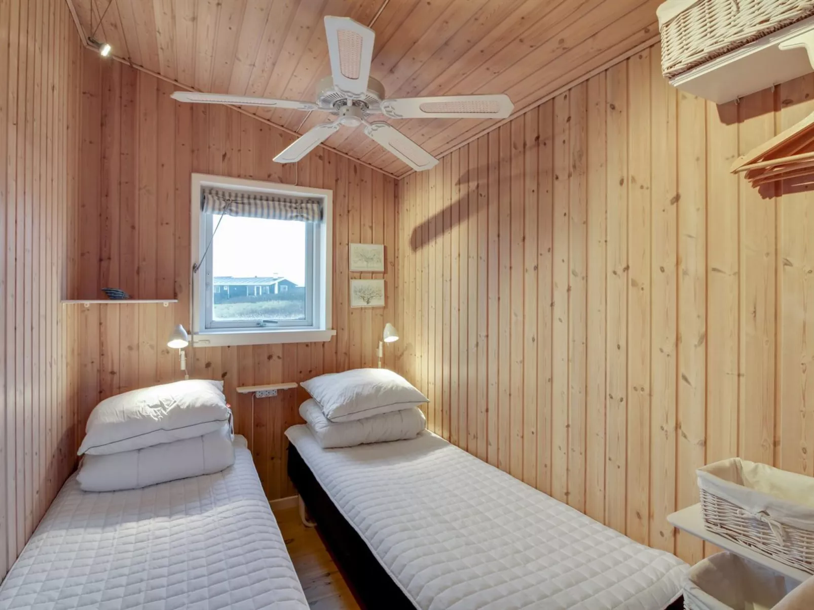 "Freydis" - 92m from the sea-Inside