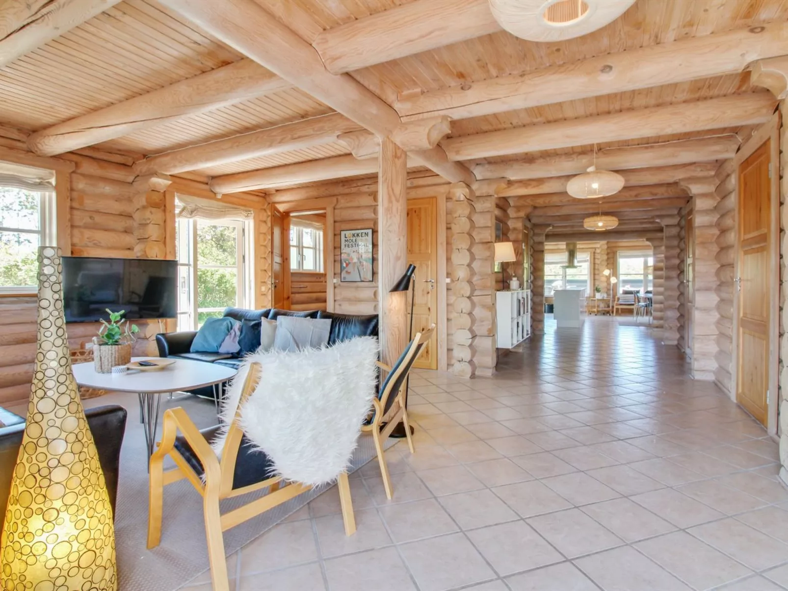 "Salmund" - 600m from the sea-Inside