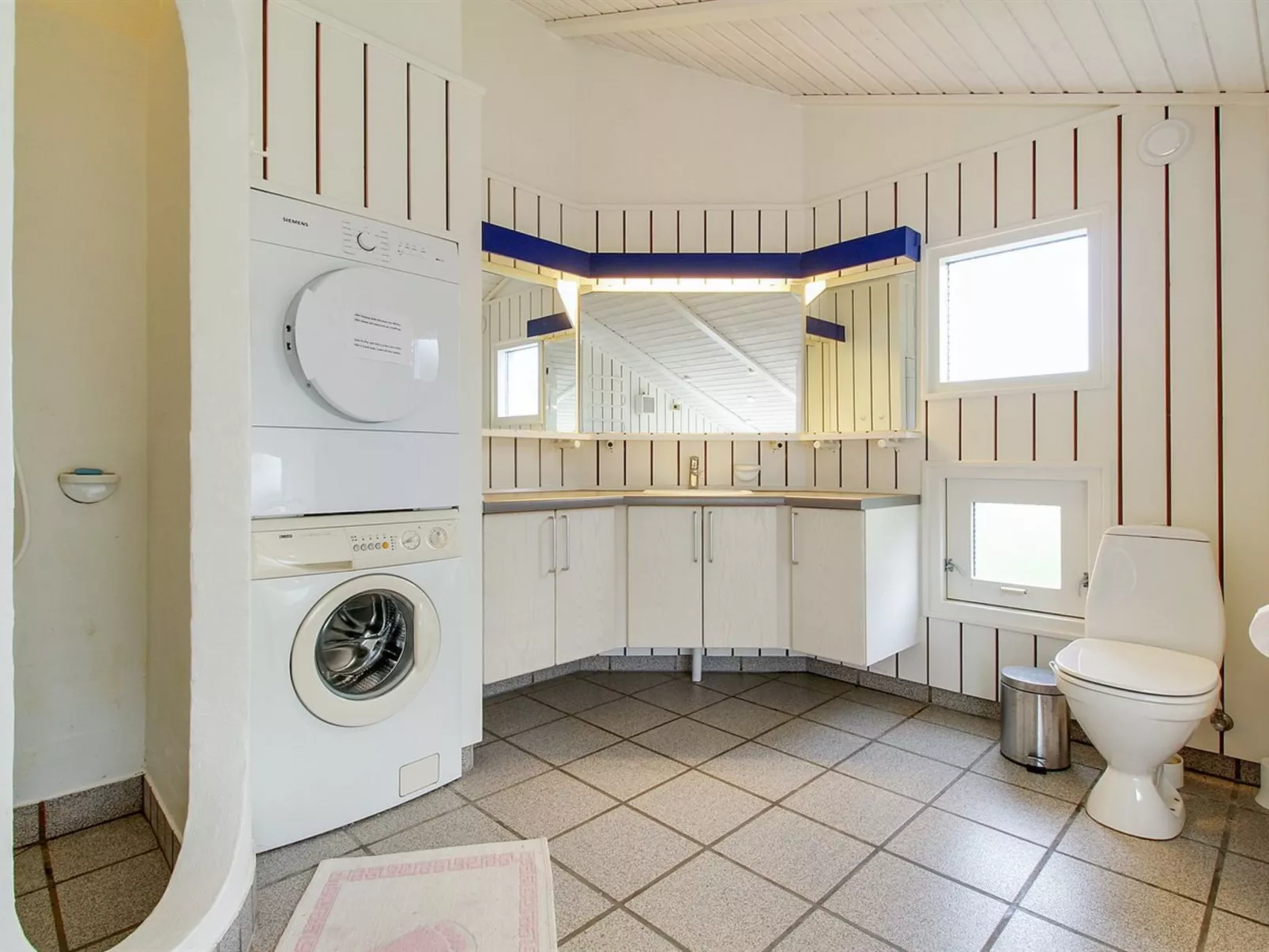 "Avni" - 200m from the sea-Drinnen