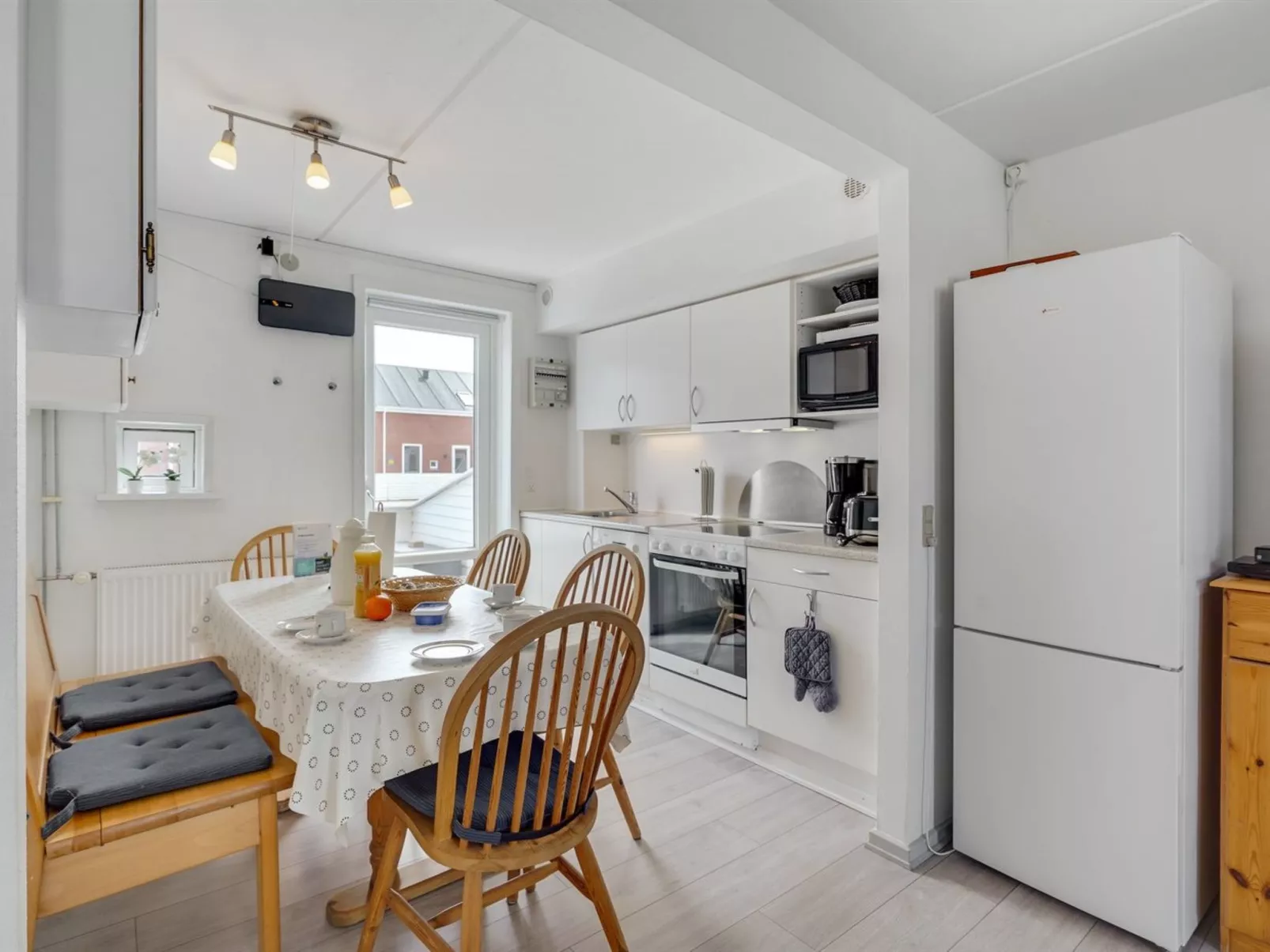 "Mariam" - 2.3km from the sea-Drinnen