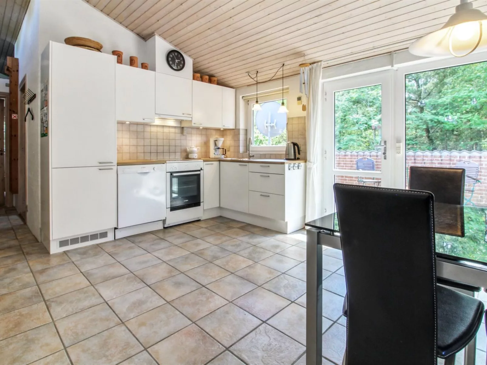 "Elsy" - 2.6km from the sea-Drinnen